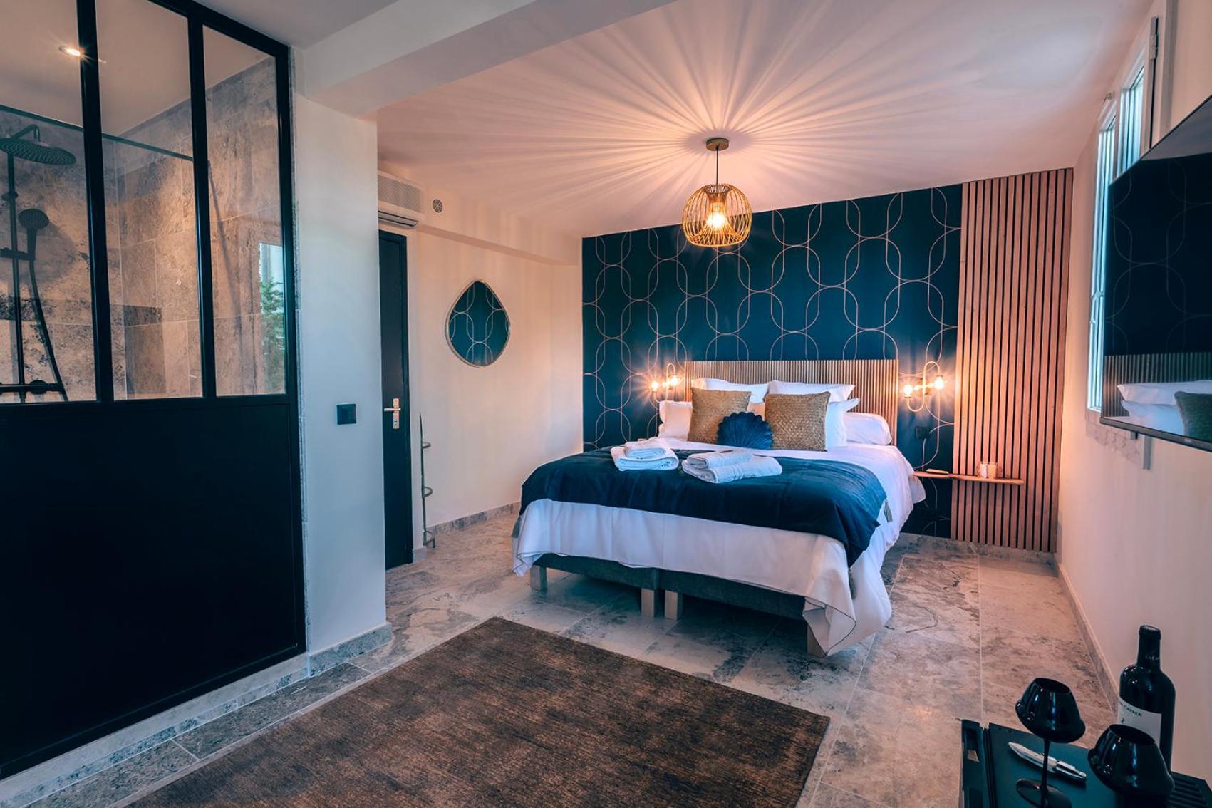 Les Suites De L'Etang Cucuron Luaran gambar