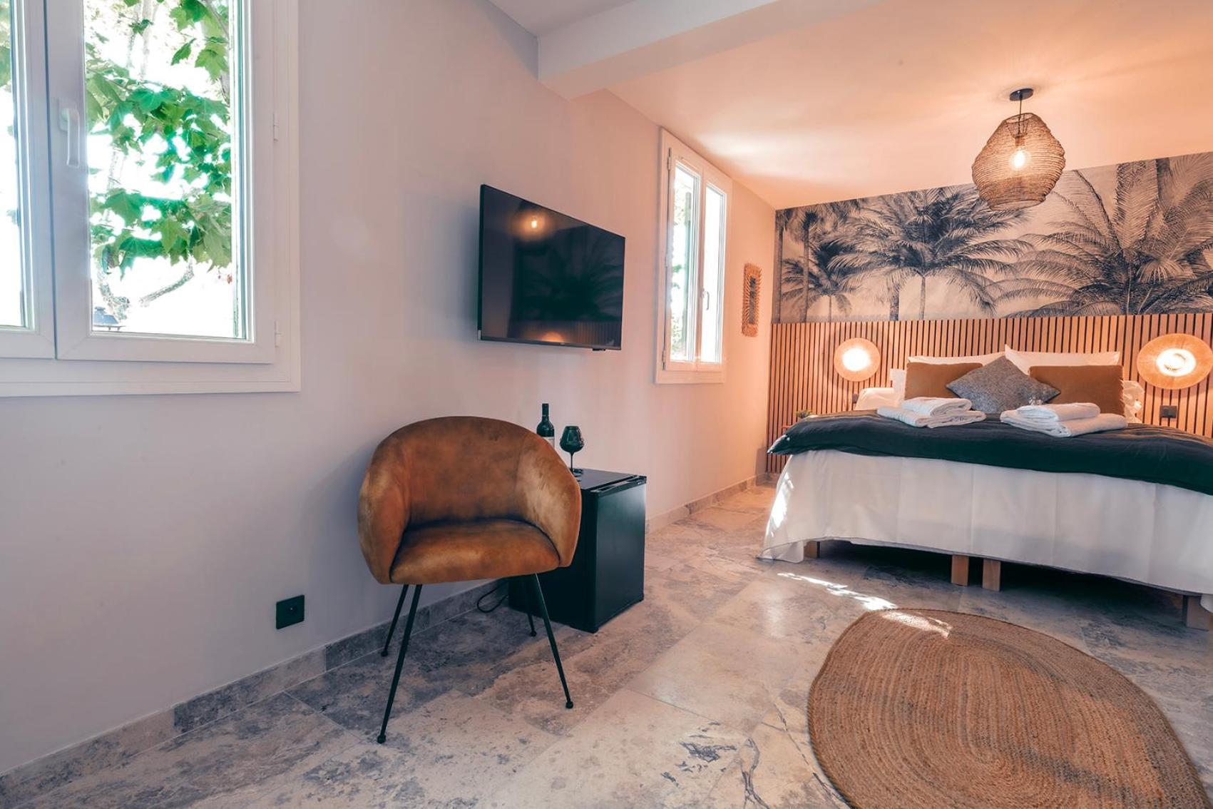 Les Suites De L'Etang Cucuron Luaran gambar