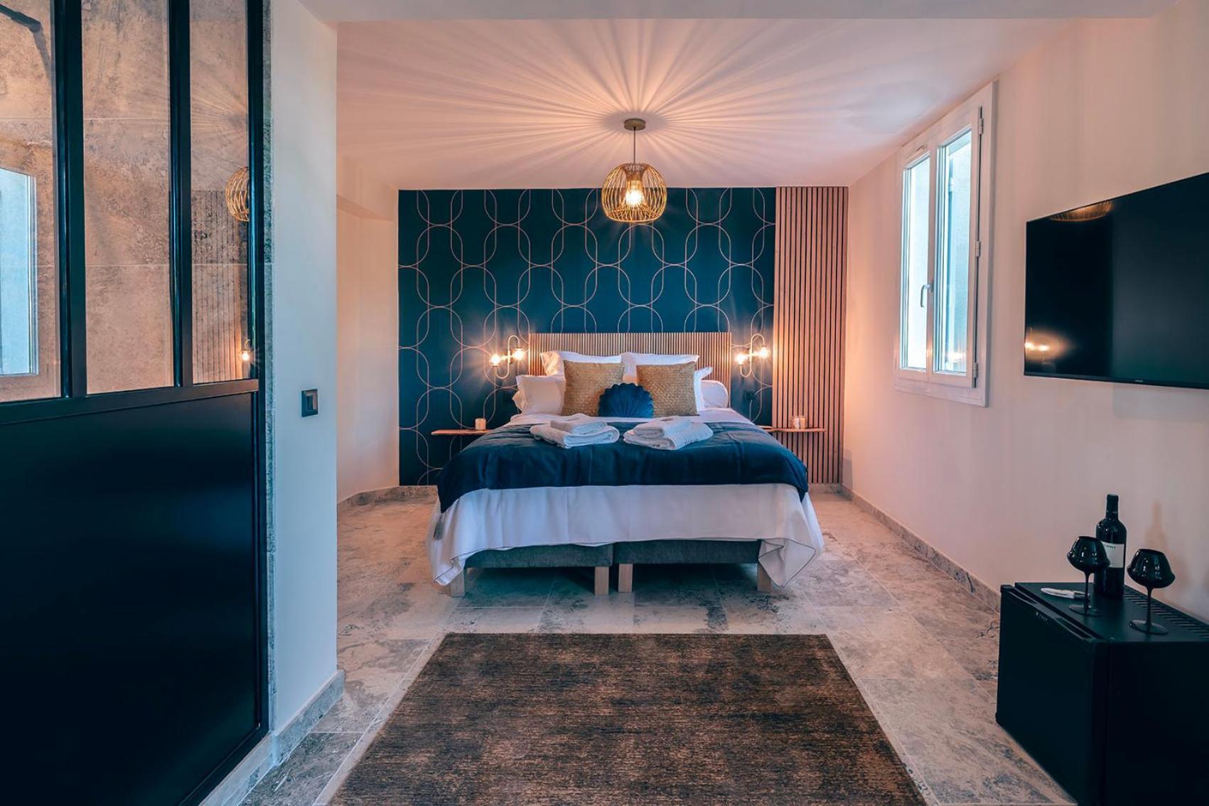 Les Suites De L'Etang Cucuron Luaran gambar
